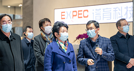 浙江省政协主席黄莉新 调研和记AG“高端科学仪器创新基地”